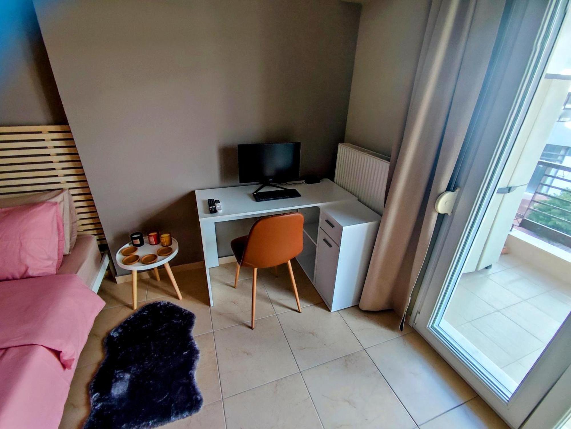 סלוניקי Cozy Apt! Friends & Family - Private Paid Parking מראה חיצוני תמונה