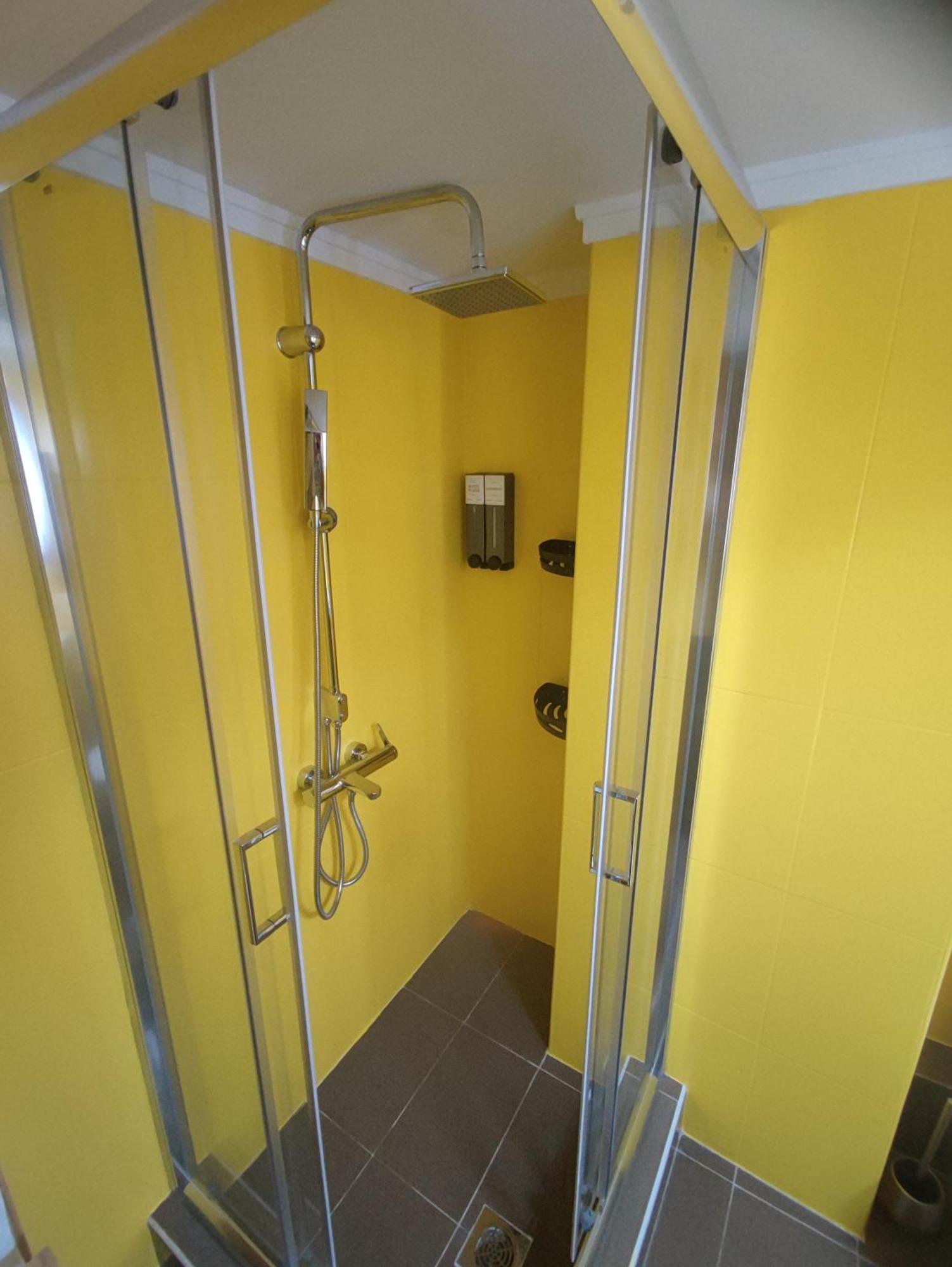 סלוניקי Cozy Apt! Friends & Family - Private Paid Parking מראה חיצוני תמונה