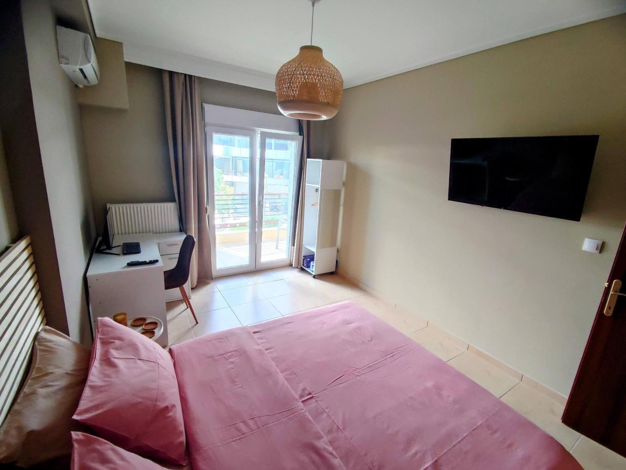 סלוניקי Cozy Apt! Friends & Family - Private Paid Parking מראה חיצוני תמונה