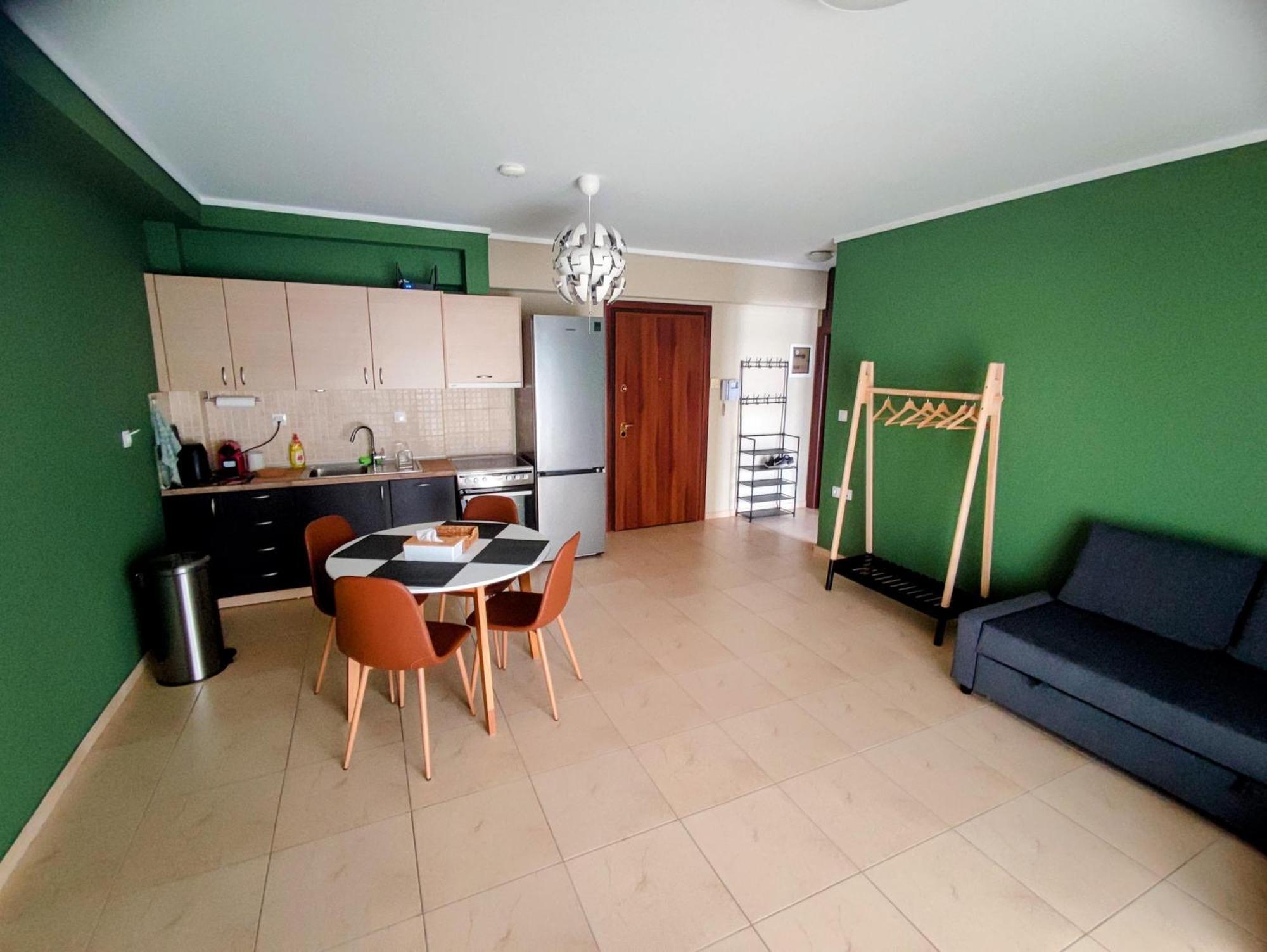 סלוניקי Cozy Apt! Friends & Family - Private Paid Parking מראה חיצוני תמונה